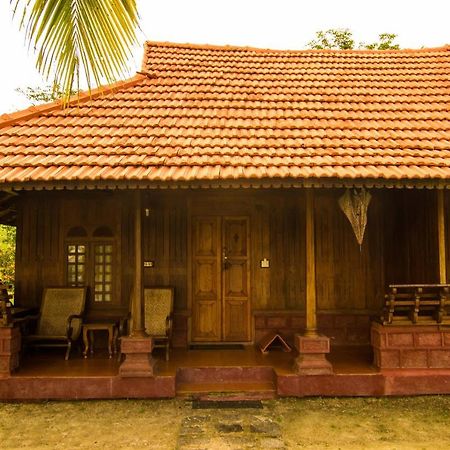 Kondai Lip Backwater Heritage Resort Kochi Buitenkant foto