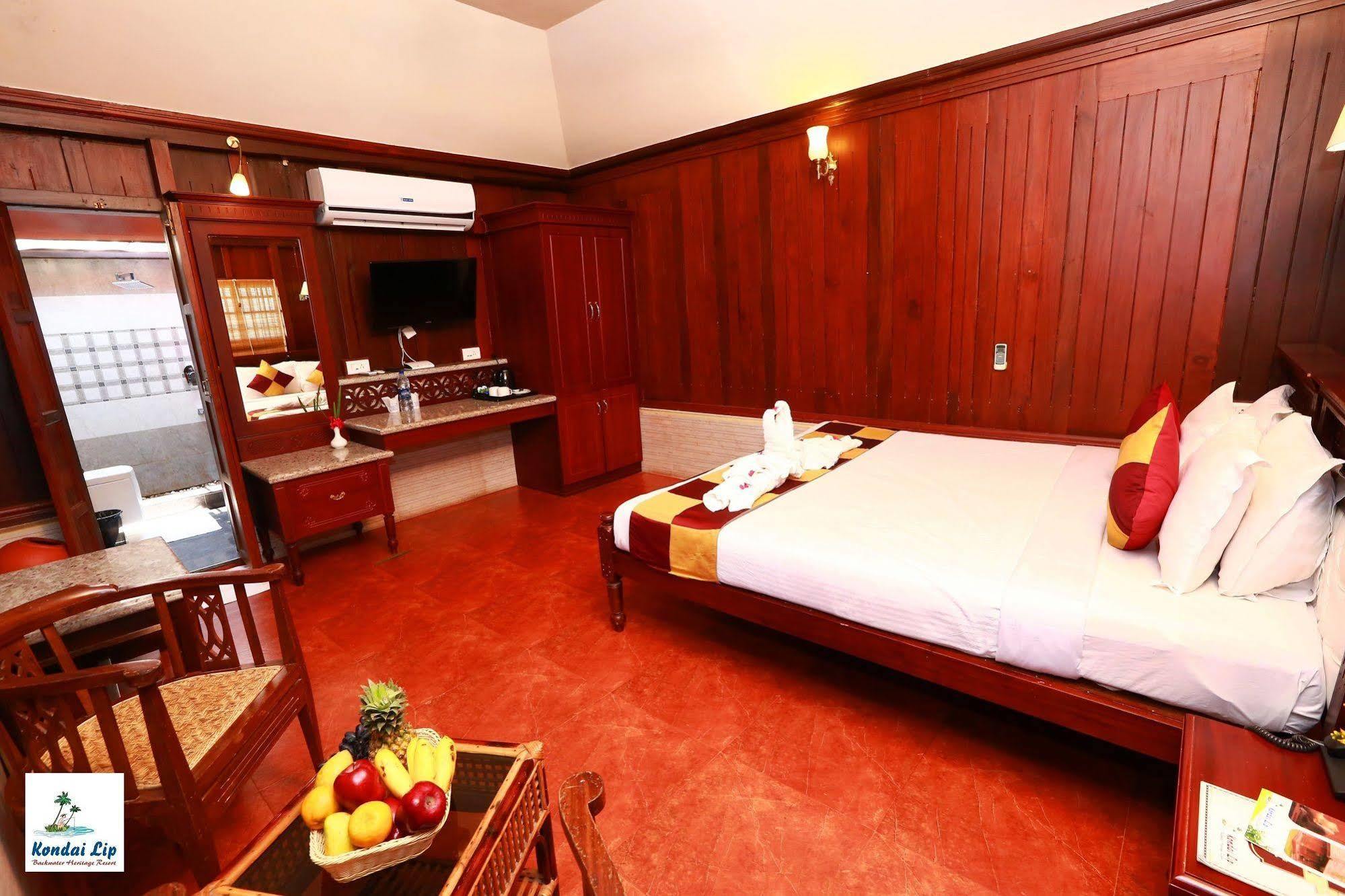 Kondai Lip Backwater Heritage Resort Kochi Buitenkant foto