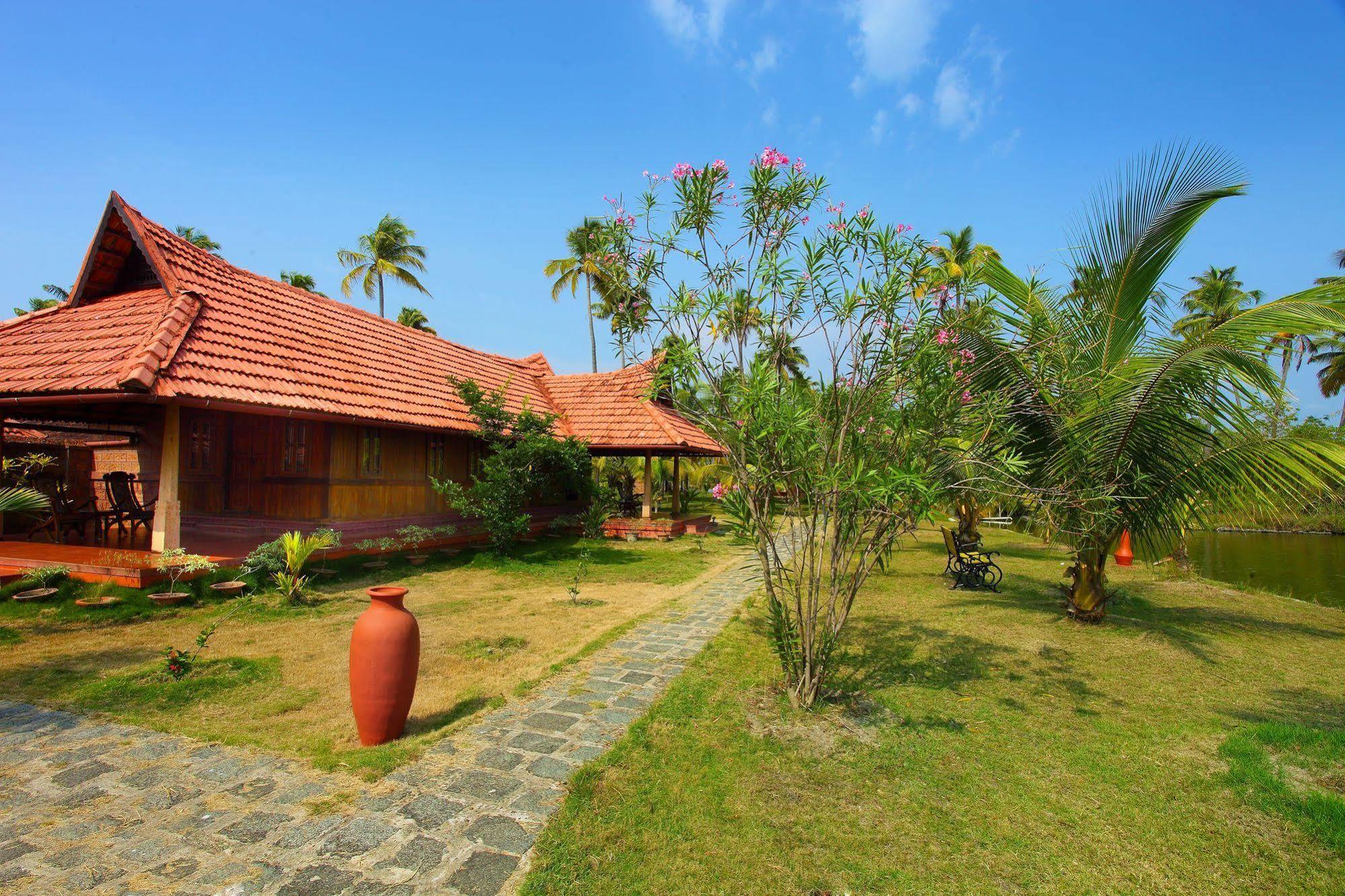 Kondai Lip Backwater Heritage Resort Kochi Buitenkant foto