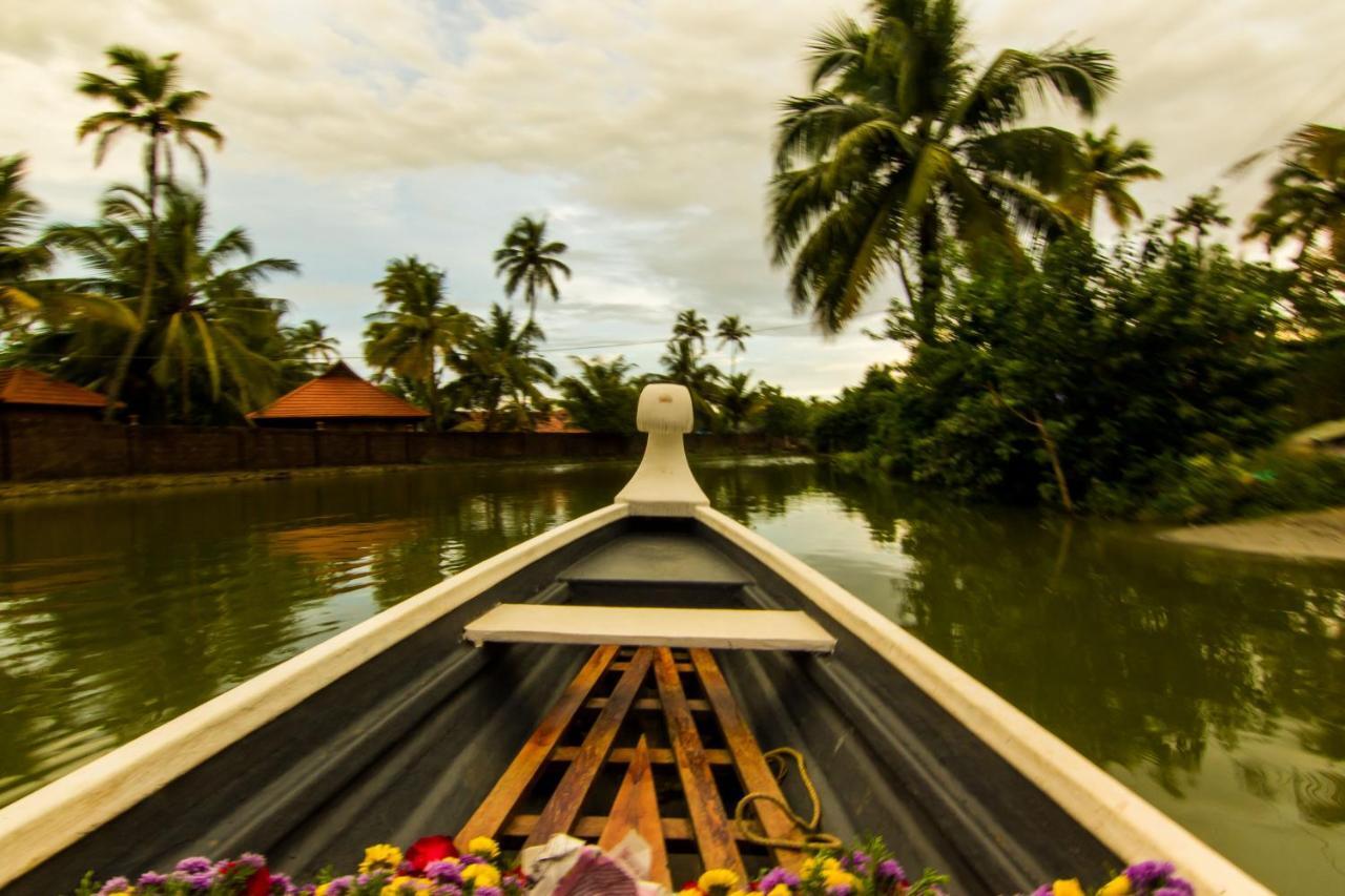 Kondai Lip Backwater Heritage Resort Kochi Buitenkant foto